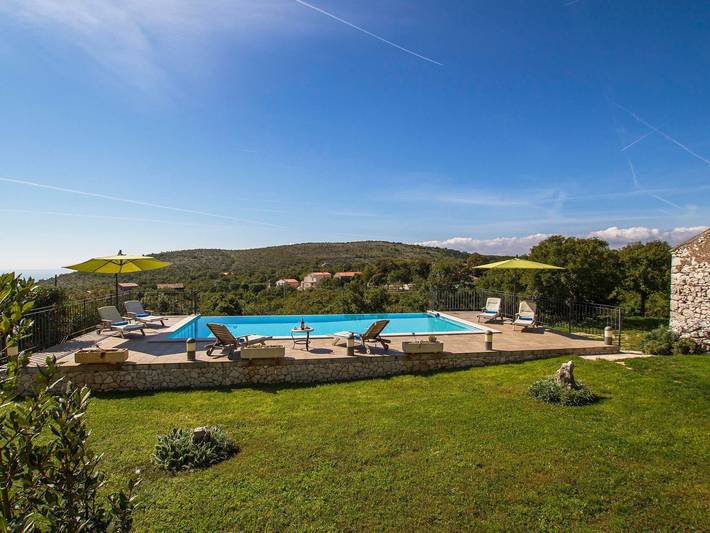 Ferienhaus für 8 Personen, mit Garten und Pool, mit Haustier