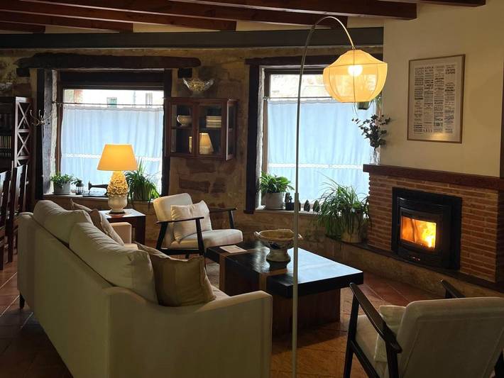 Casa rural para 2 personas, con balcón - 1