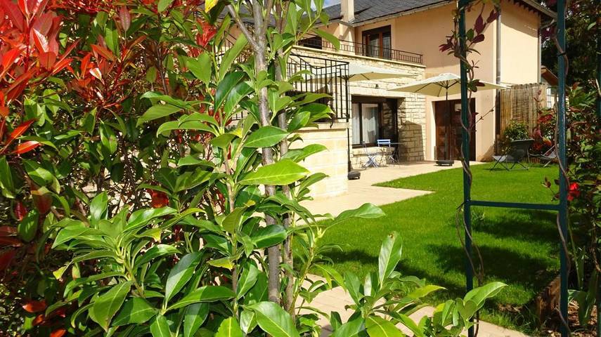 Gîte pour 2 personnes, avec vue et terrasse à Barjac (Lozère)