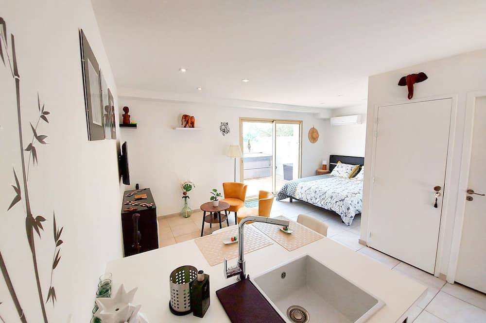 Apartamento entero, Lodge Casamance con jacuzzi in Solliès-Pont, Region de Toulon