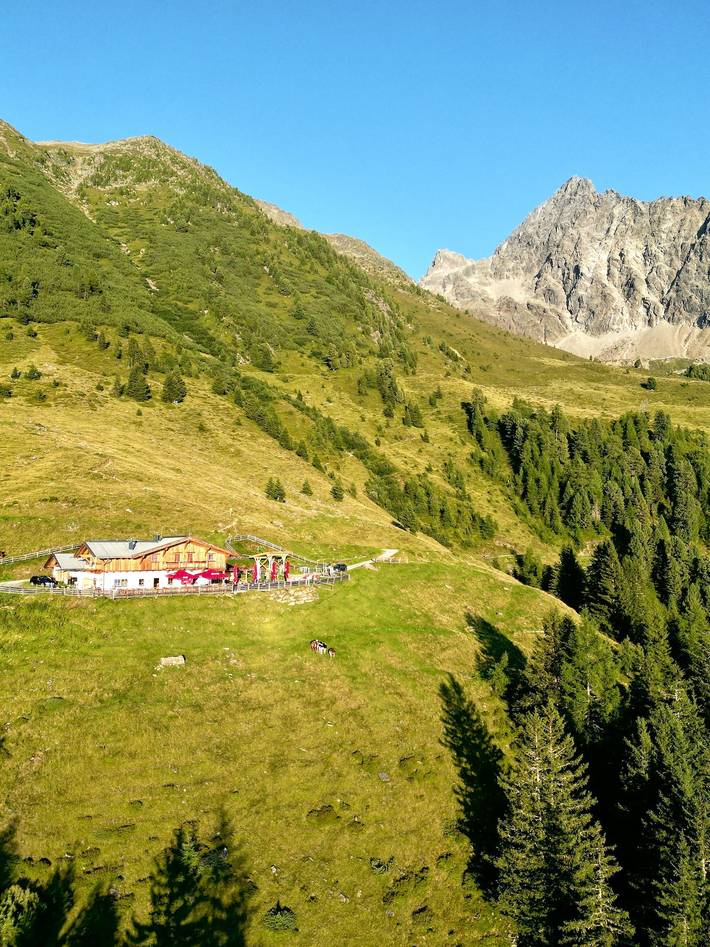Hütte für 3 Personen, mit Balkon und Terrasse sowie Garten im Ötztal
