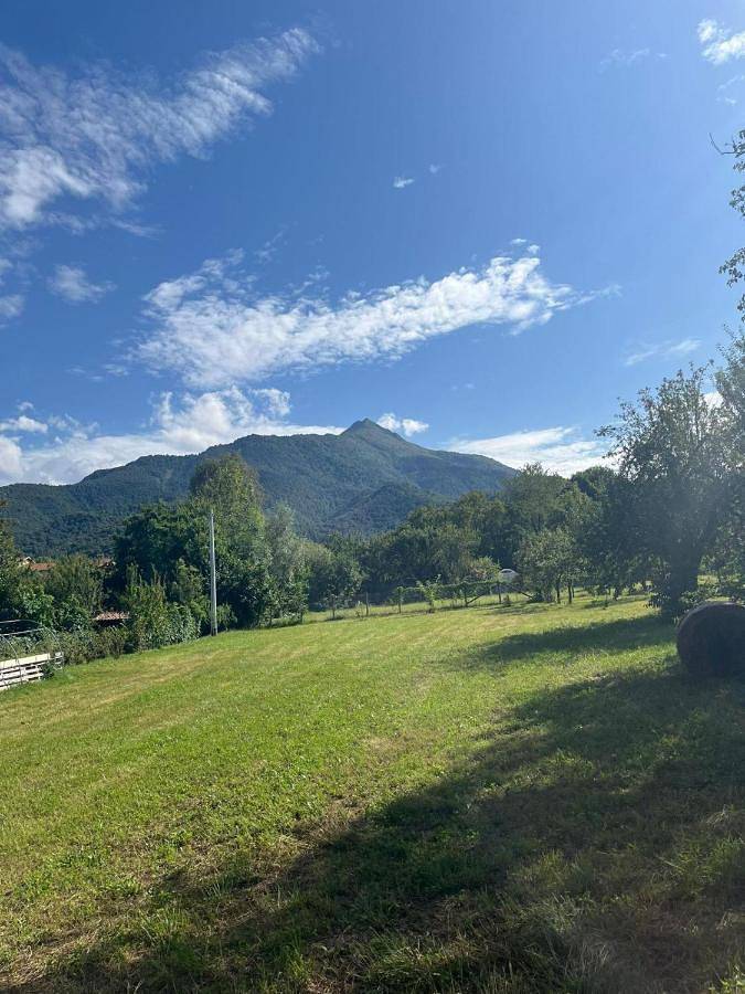 Location de vacances pour 10 personnes, avec jardin ainsi que vue et sauna à Peveragno