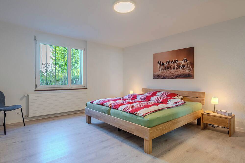 Dora's Huus - Haus, Terrasse, Garten & 3 Tv's - Erholung & Ausflüge in Zürich in Kanton Zürich