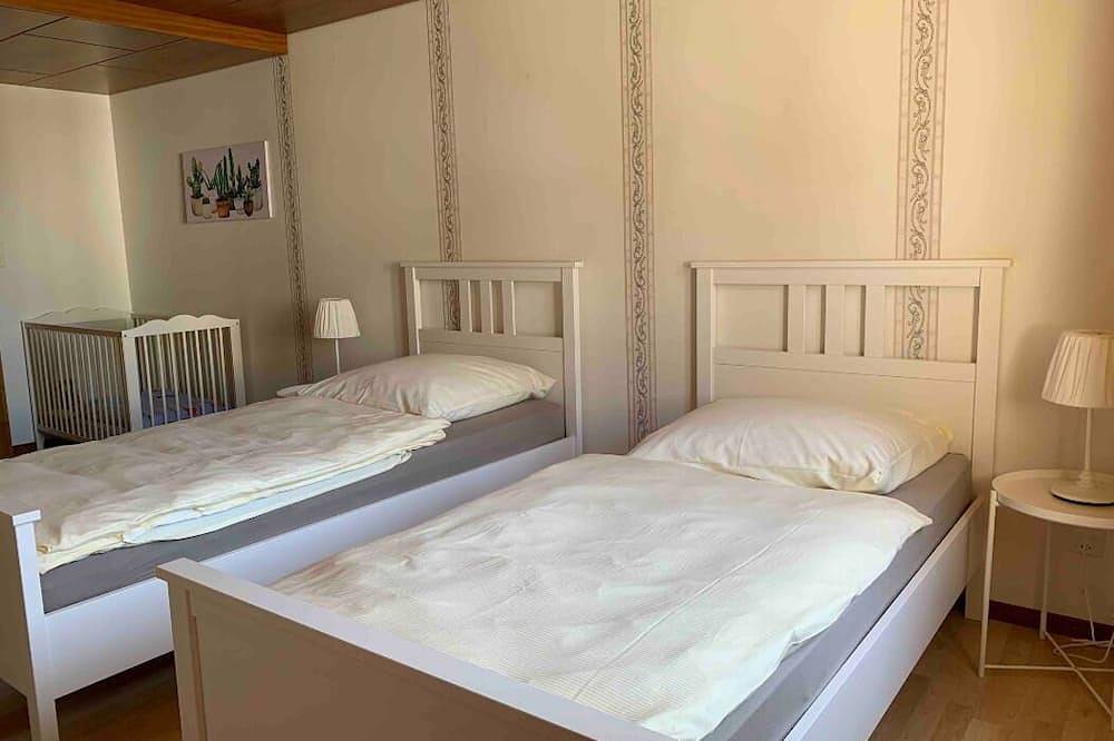 Ferienhaus am Sempachersee /100 Meter zum See/5 Schlafzimmer, 2 Badezimmer in Kanton Luzern