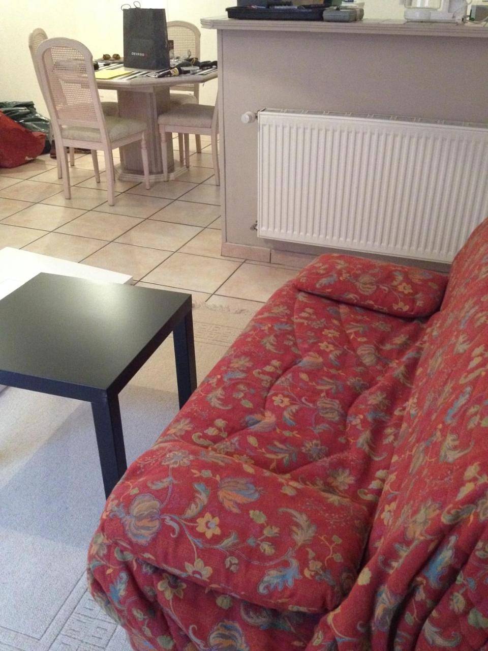 Appartement entier, One-Bedroom Apartment in Marcigny, Région de Charolles