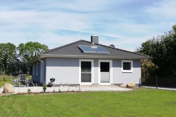 Ferienhaus für 6 Personen, mit Terrasse und Garten sowie Sauna
