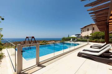 Villa for 10 People in Aphrodite Hills, South Cyprus, Photo 2
