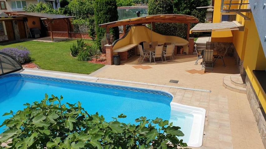 Apartament wakacyjny dla 5 osób, z Balkon i Taras oraz Ogród i Basen w Znojmo
