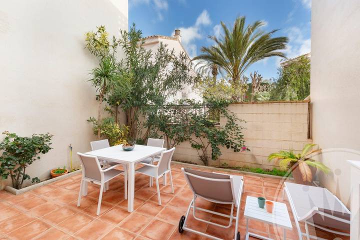 Apartamento entero, Apartamento de vacaciones para 4 personas con jardín in Atamaría, Cartagena
