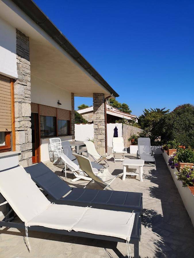 Location de vacances pour 10 personnes, avec jardin ainsi que vue et sauna à Fondi - 4