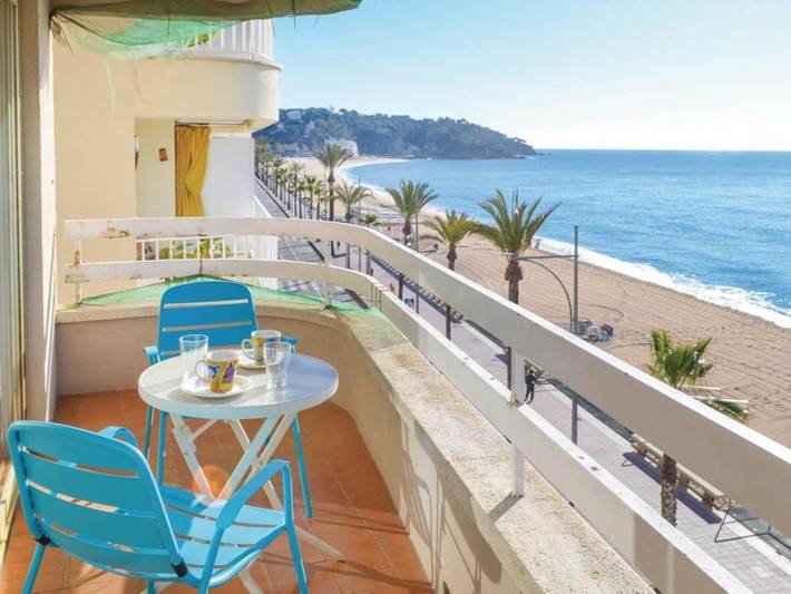 Apartamento vacacional entero, Lloret Rental Holidays Apartment Bleu in Central Lloret de Mar, Lloret de Mar