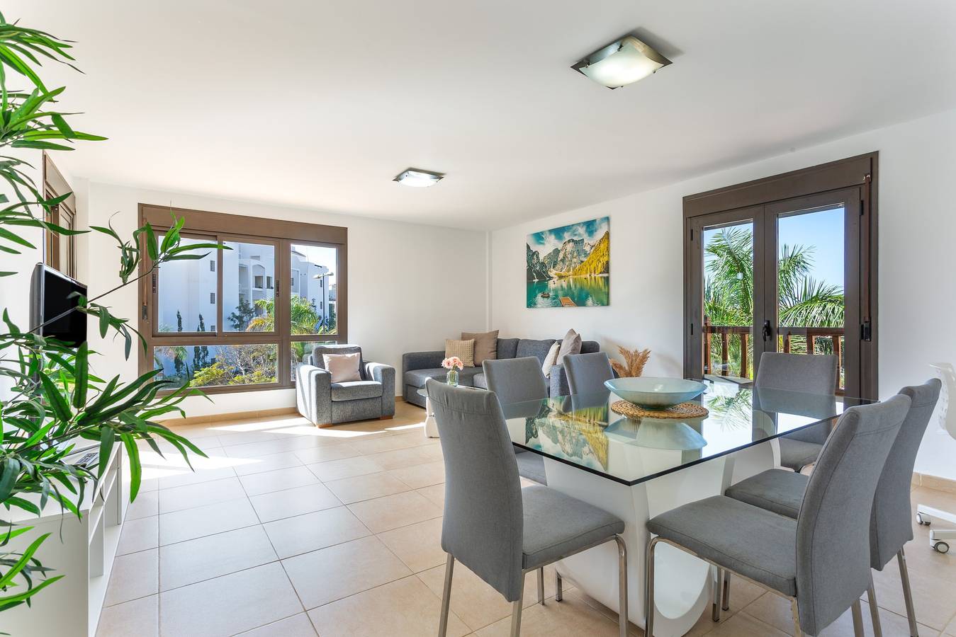 Apartamento entero, Ojos del océano! con terraza y piscina comunitaria in Palm-Mar, Arona 