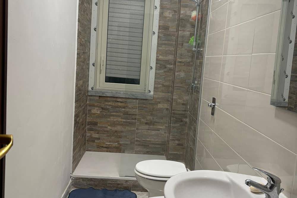 Downtown villa very close to Fs station, airport and port, restaurants in Brindisi, Salento