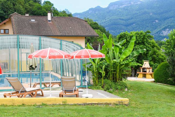 Location de vacances pour 11 personnes, avec jardin à Yenne - 2
