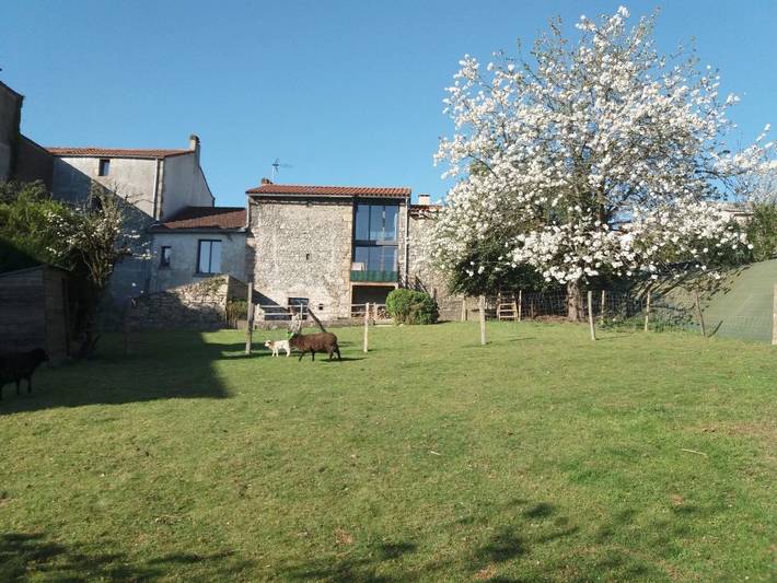 Location de vacances pour 4 personnes, avec jardin à Les Châtelliers-Châteaumur - 4