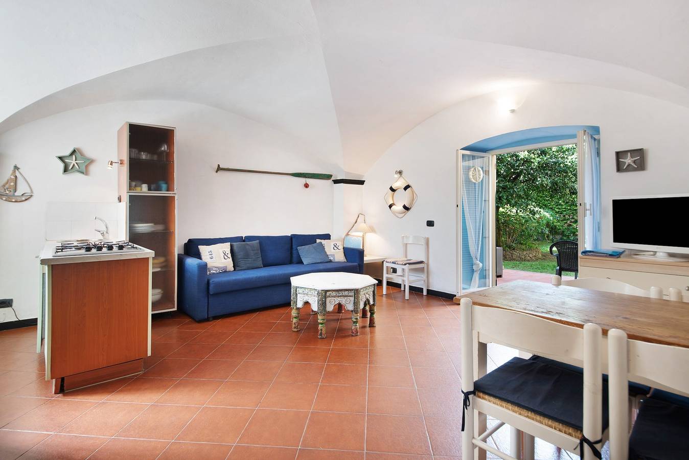 Entire apartment, Apartment 'Beach Paradise- Luigi 16' with Private Garden and Wi-Fi in Levanto, Levanto Municipality