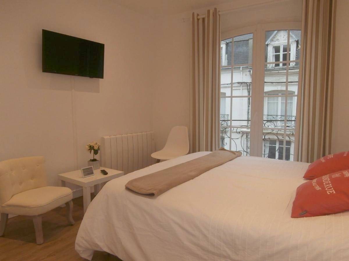 Au Claire de lune in Plage Dieppe, Dieppe