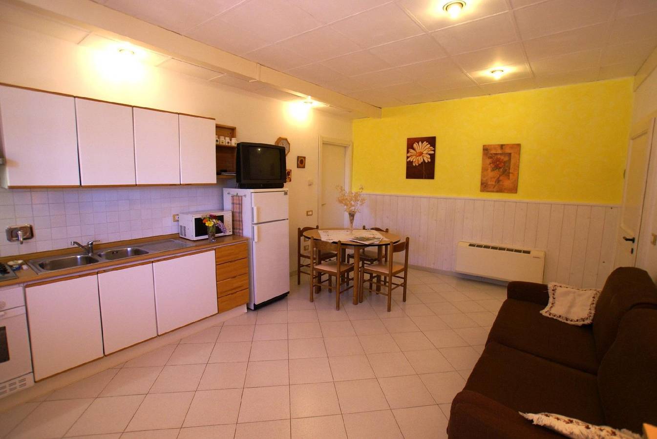 Ganze Ferienwohnung, 120qm Wohnung, WiFi, Pool, Garten, Nähe Fluss in Perugia, Perugia Provinz