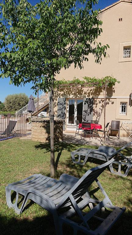 Gîte pour 4 personnes, avec piscine ainsi que terrasse et jardin à Beaumes-de-Venise - 3