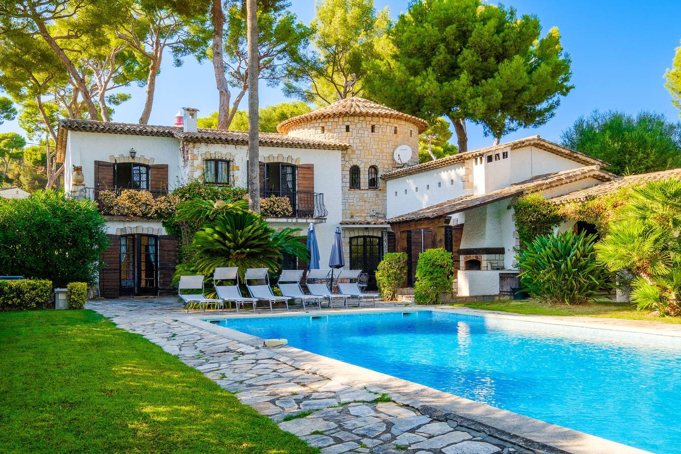 Villa 'Provenzale Clos De Minerve' with Private Pool, Private Terrace, and Wi-Fi in Antibes, Medelhavskusten (Frankrike)