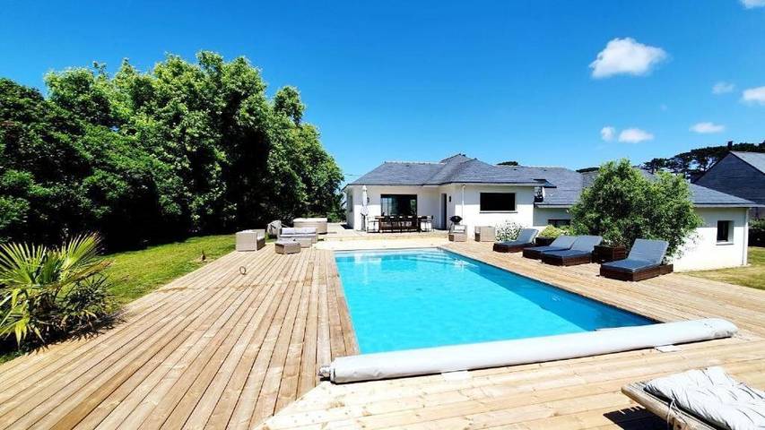 Chalet para 12 personas, con jardín además de piscina y jacuzzi - 1