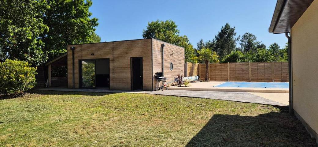 Location de vacances pour 8 personnes, avec piscine ainsi que jacuzzi et jardin à Saint-Jean-d'Illac - 3