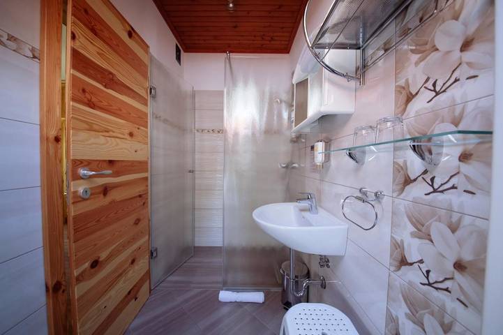 Location de vacances pour 2 personnes, avec sauna ainsi que jardin et jacuzzi à Solčava - 3