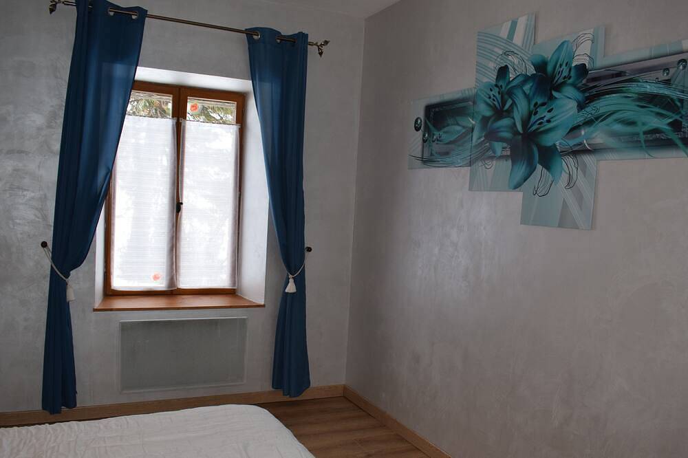 Beau Gite 60 m2 au calme proche la bourboule/le mont dore in Saint-Sauves-d'Auvergne, Parc naturel régional des Volcans d'Auvergne