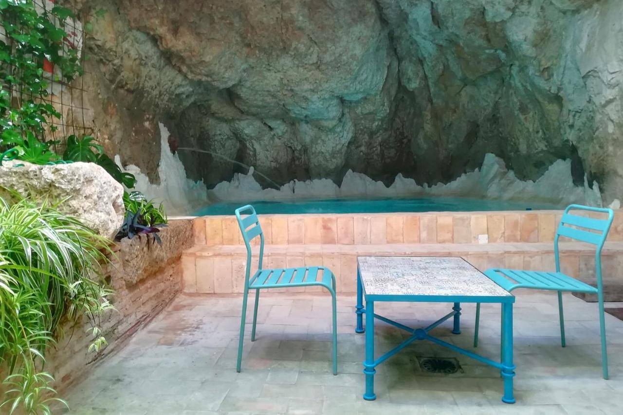 La Alhábega in Villena, Interior de Alicante