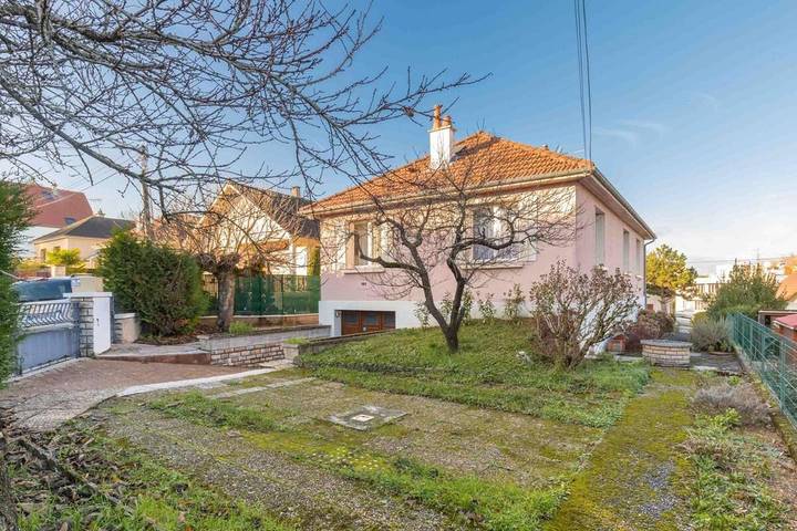Ferienhaus für 7 Personen, mit Garten in Dijon