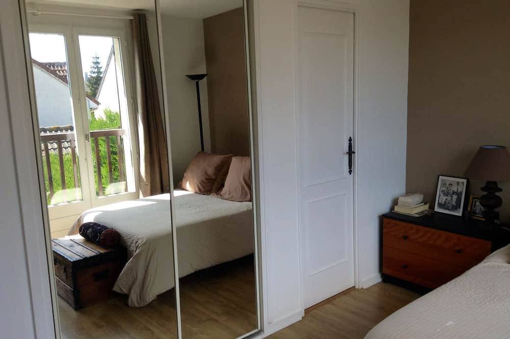 Town house in Chevreuse valley in Les Essarts-le-Roi, Parc naturel régional de la Haute Vallée de Chevreuse