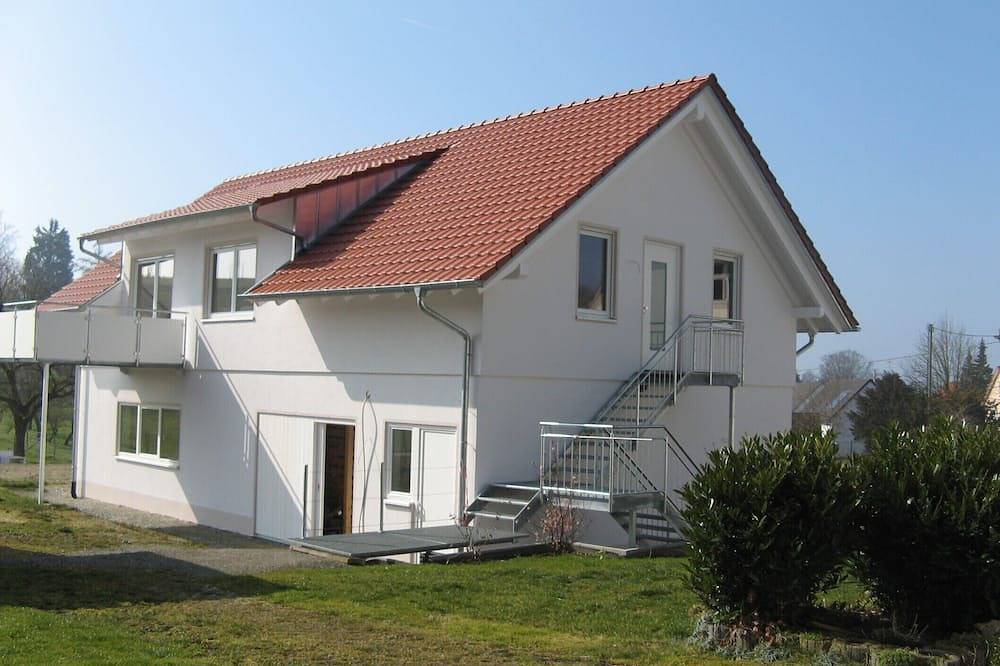 Neubau! ruhige Lage, 3 Schlafzimmer,  über 100 qm, Garten, Wlan kostenlos in Hödingen, Überlingen