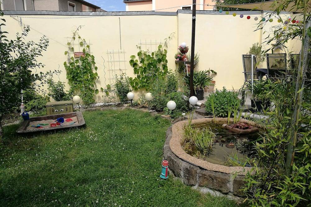 Ganze Wohnung, Großzügige, zentrumsnahe und familienfreundliche Ferienwohnung in Dresden! in Cotta, Dresden