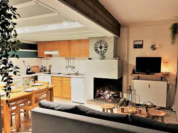 Gîte pour 4 personnes, avec terrasse et jardin dans Payolle