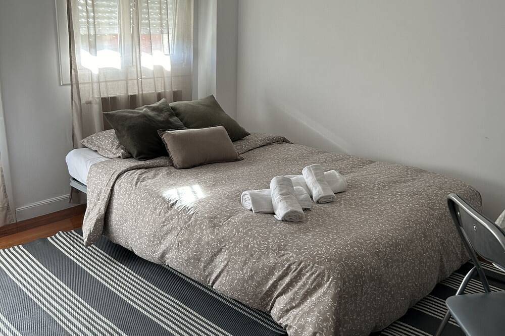 Entire apartment, C12A01 Coqueto apartamento con piscina y garaje in Suances, Cantabrian Coast