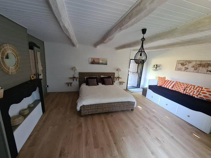 Gîte pour 2 personnes, avec Terrasse ainsi que Jardin et Vue dans Fraissines