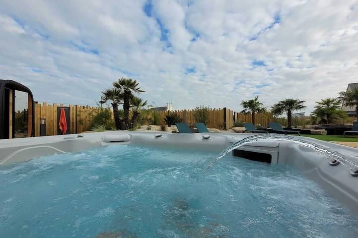 Villa pour 10 personnes, avec balcon et sauna ainsi que jardin et jacuzzi à Santec