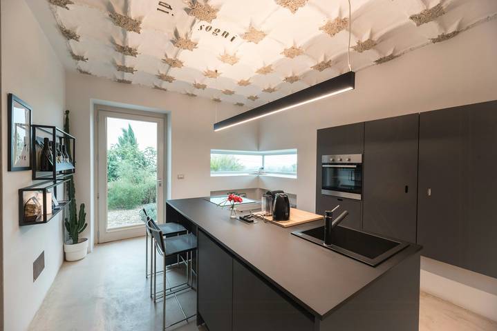 Appartement entier, Maison à 5 minutes du village, au milieu des vignes et des noisetiers in Novello, Langhe