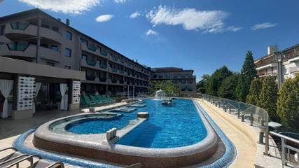 Hotel für 3 Personen, mit Balkon und Sauna sowie Pool, kinderfreundlich in Zamardi