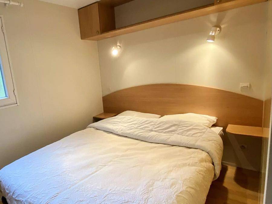 Camping Le Moulin de Surier - Mobilhome 5 personnes - Dordogne 3 Pièces 5 Personnes in Beaumont-du-Périgord, Périgord Pourpre