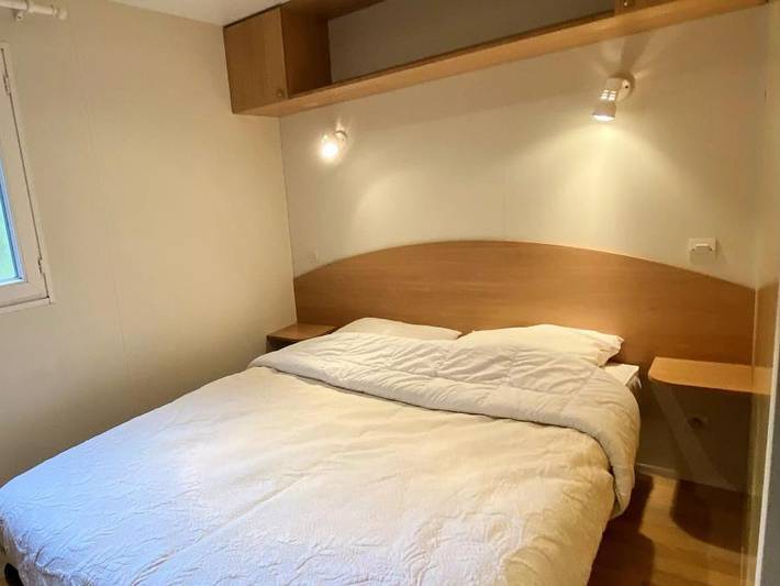 Camping Le Moulin de Surier - Mobilhome 5 personnes - Dordogne 3 Pièces 5 Personnes in Beaumont-du-Périgord, Périgord Pourpre