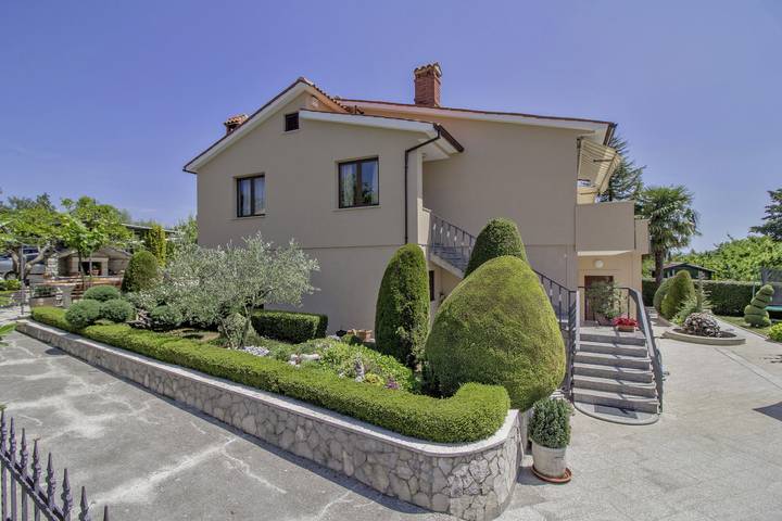 Ganze Wohnung, Lucia in Gračišće - Appartement für 4-5 Personen in Gračišće, Zentralistrien
