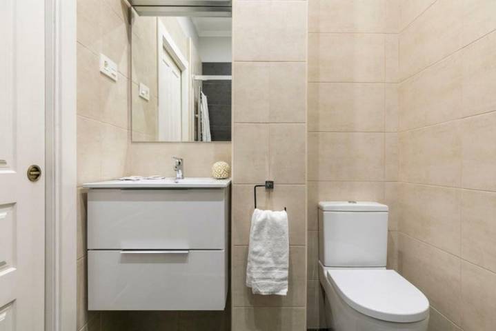 Entire apartment, Amplio y Elegante en Casco Viejo con Parking in Ibaiondo, Bilbao