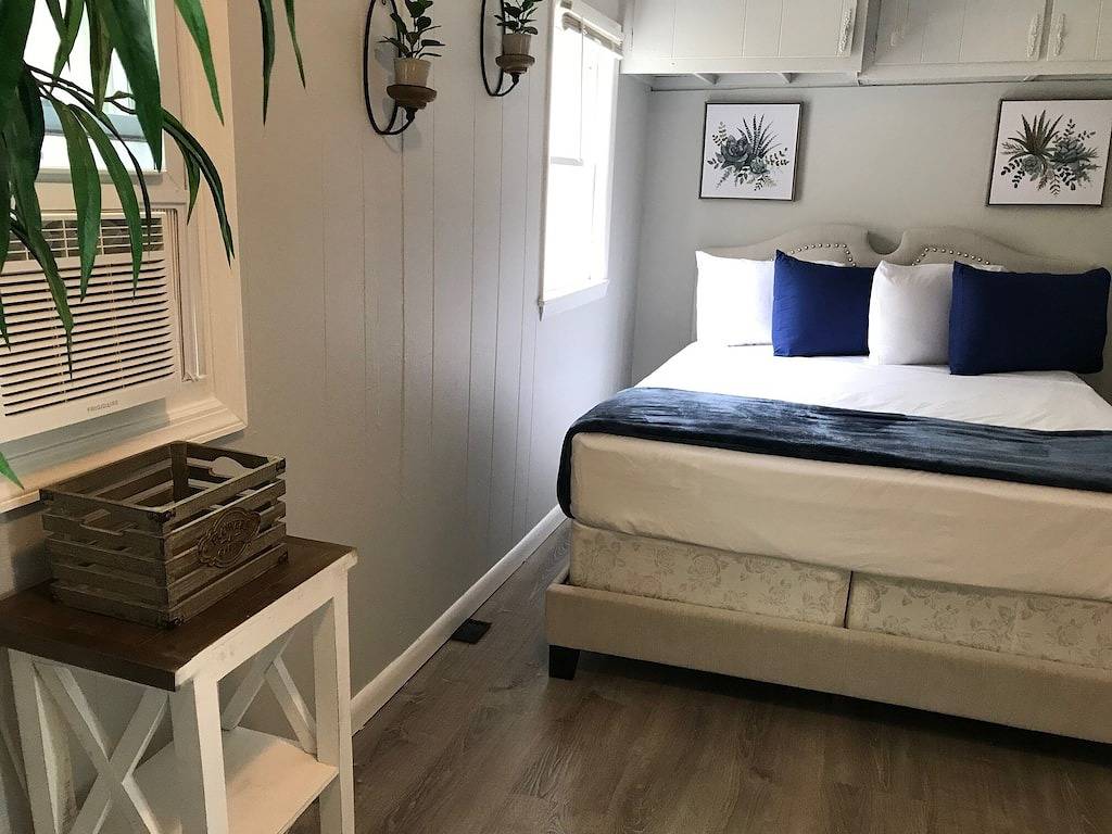 Ganze Wohnung, Ocean View-third house from the beach and boardwalk! in Toms River, Ocean County