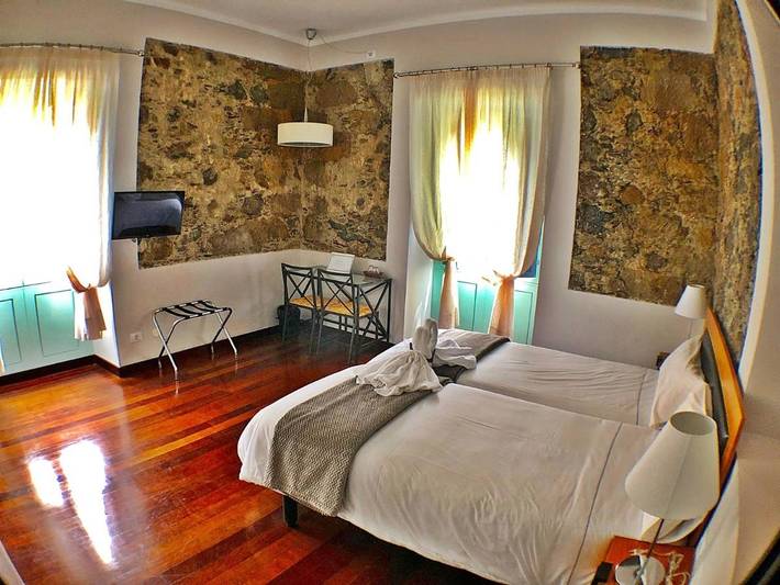 Hotel für 4 Personen, mit Garten und Ausblick - 1