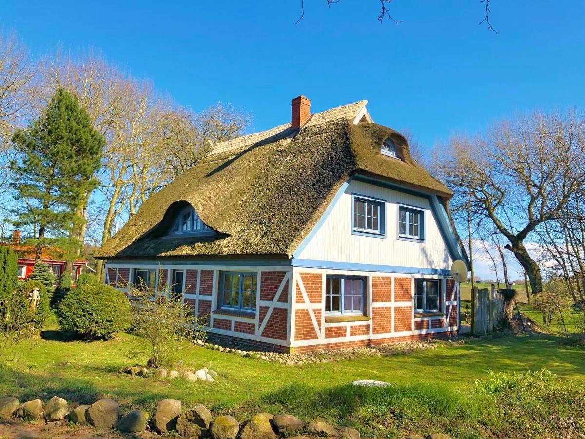 Ferienwohnungen im Reetdachhaus in Suhrendorf, Ummanz