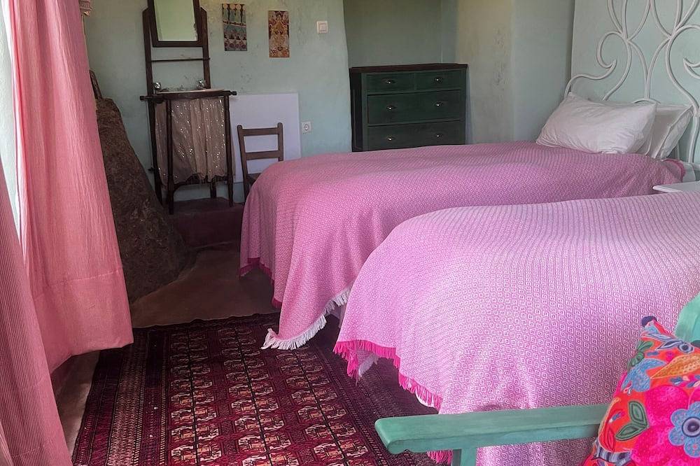 Casa Almelara. Historic Rural House with Heated Pool, Hammam, 9 bedrooms & Views in Atalbeitar, La Taha