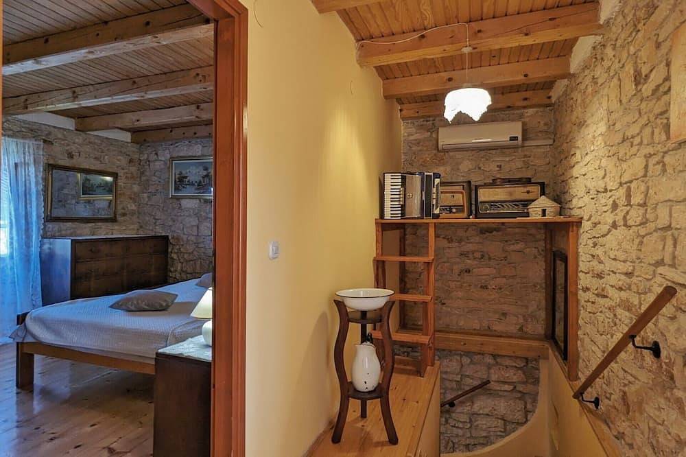Ferienhaus mit Pool und wunderschöner Terrasse in Svetvinčenat, Zentralistrien