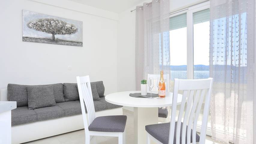 Apartament wakacyjny dla 3 osób, z taras i widok oraz basen - 1