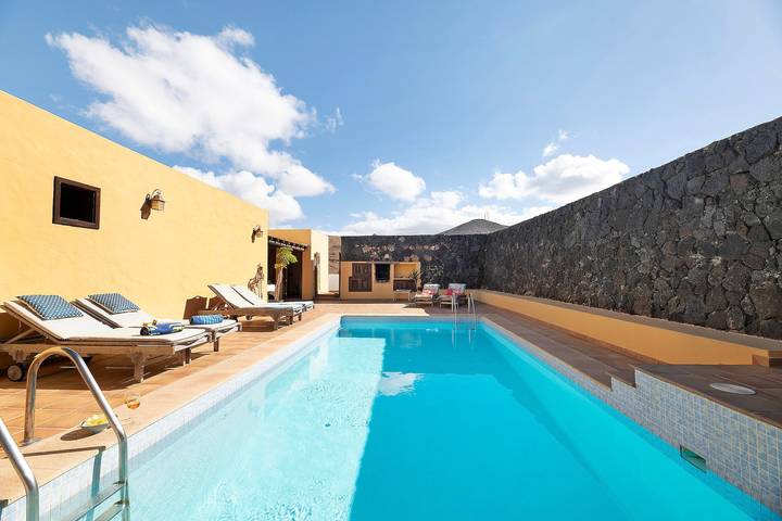 Ferienhaus "Finca Acequia" mit Meerblick, Privatem Pool und Wlan in Tinajo, Timanfaya